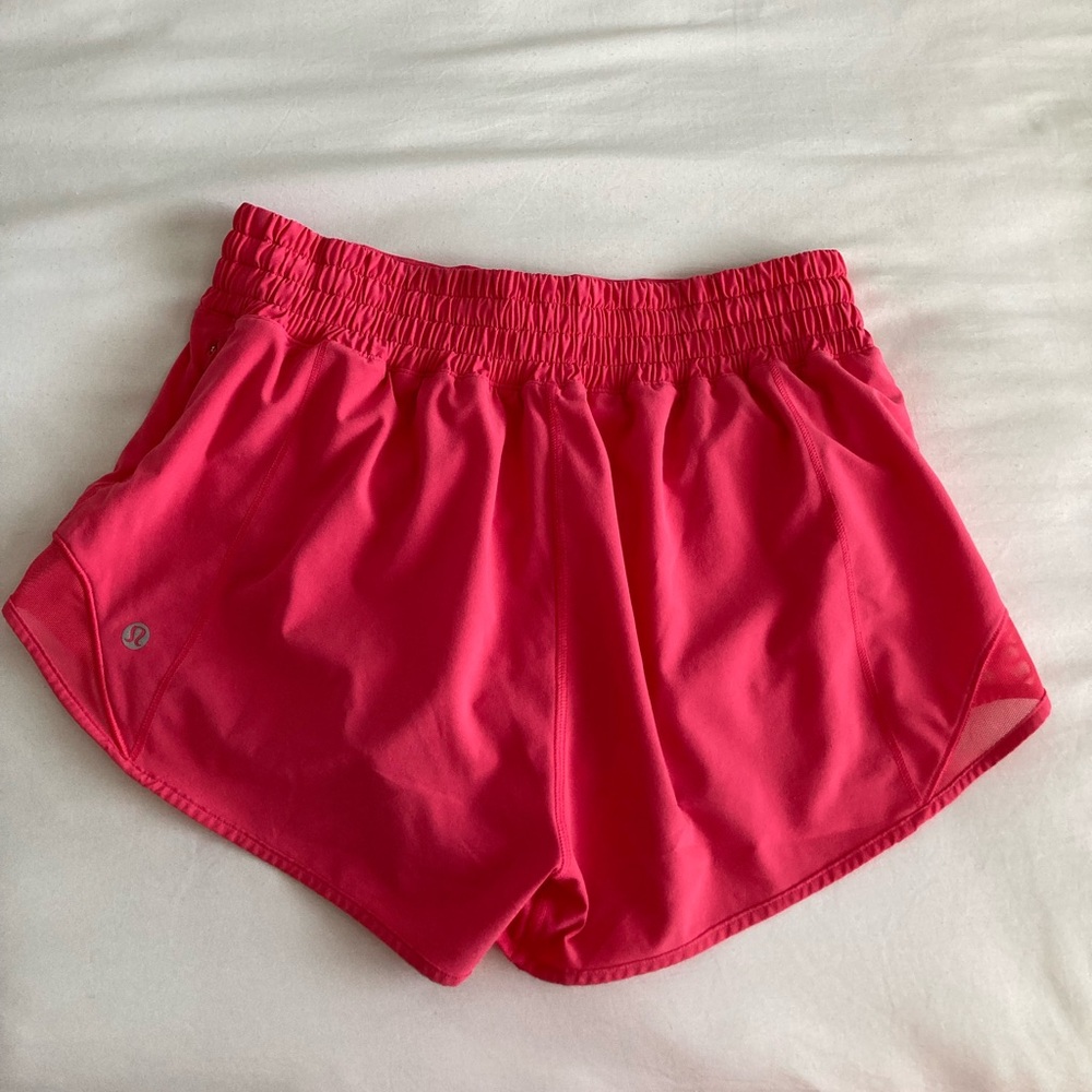 Lululemon Hotty Hot High-Rise Lined Short 2.5 in, Hot Pink, Size 6